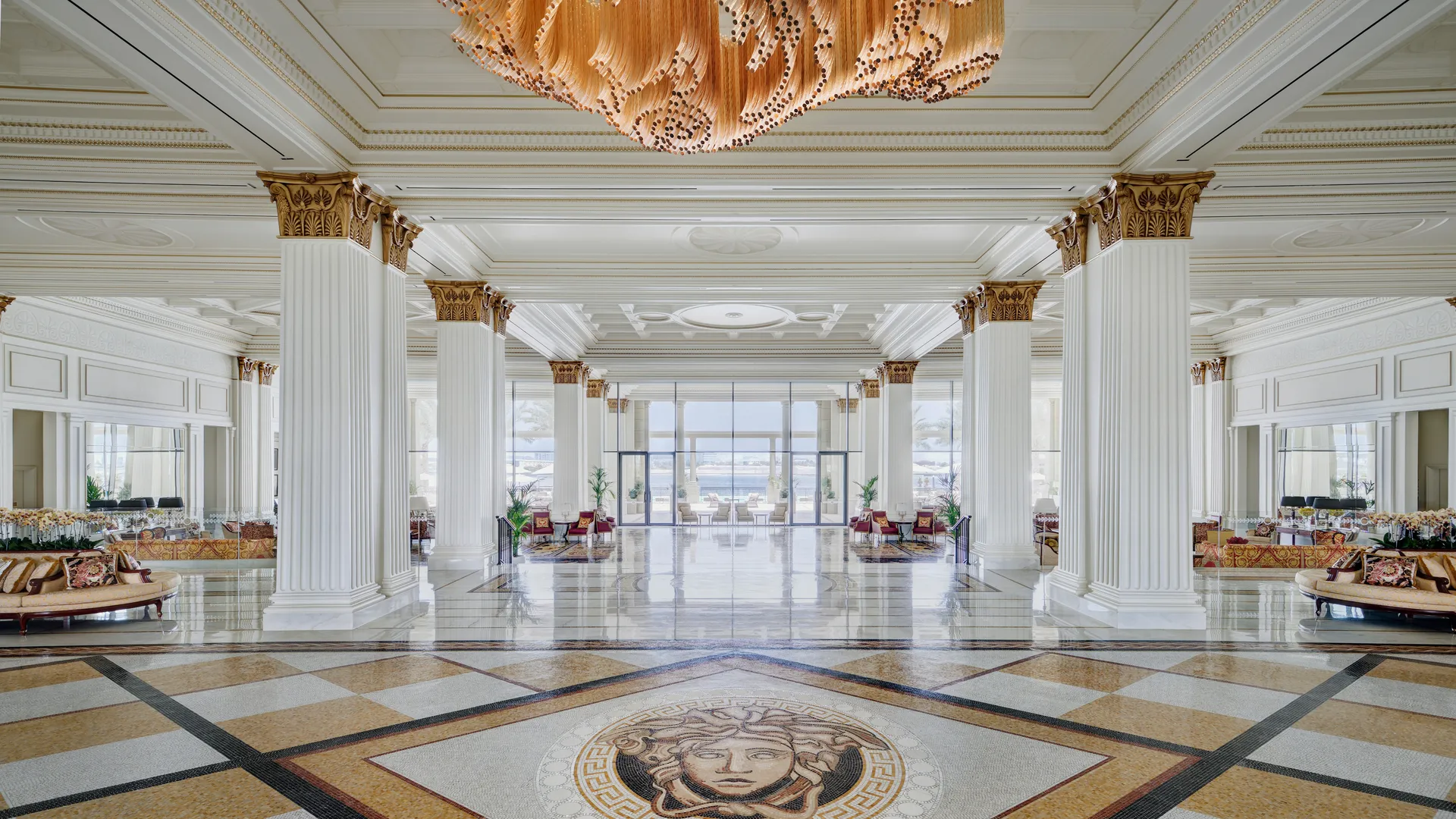 Surrounded by Versace. Palazzo Versace in Dubai