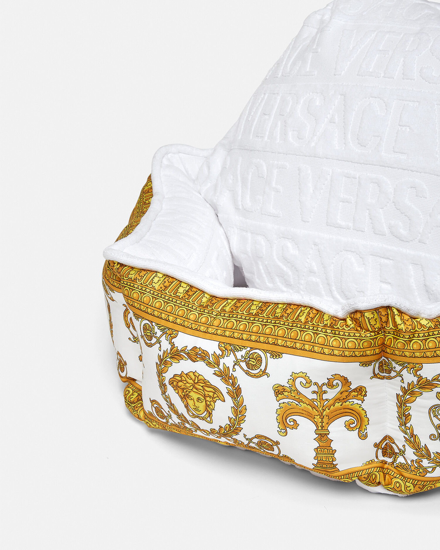 I ♡ Baroque Pet Bed