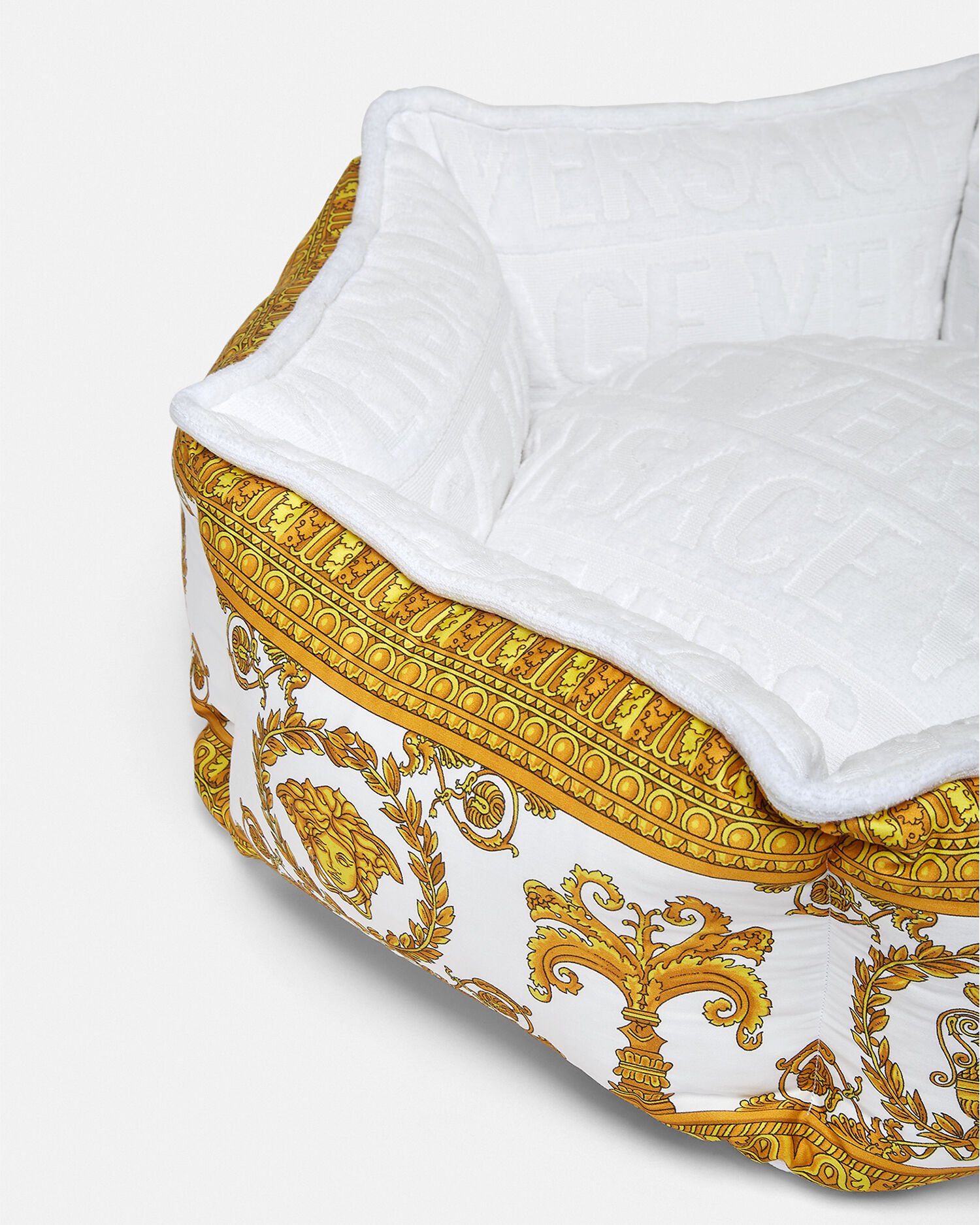 I ♡ Baroque Pet Bed