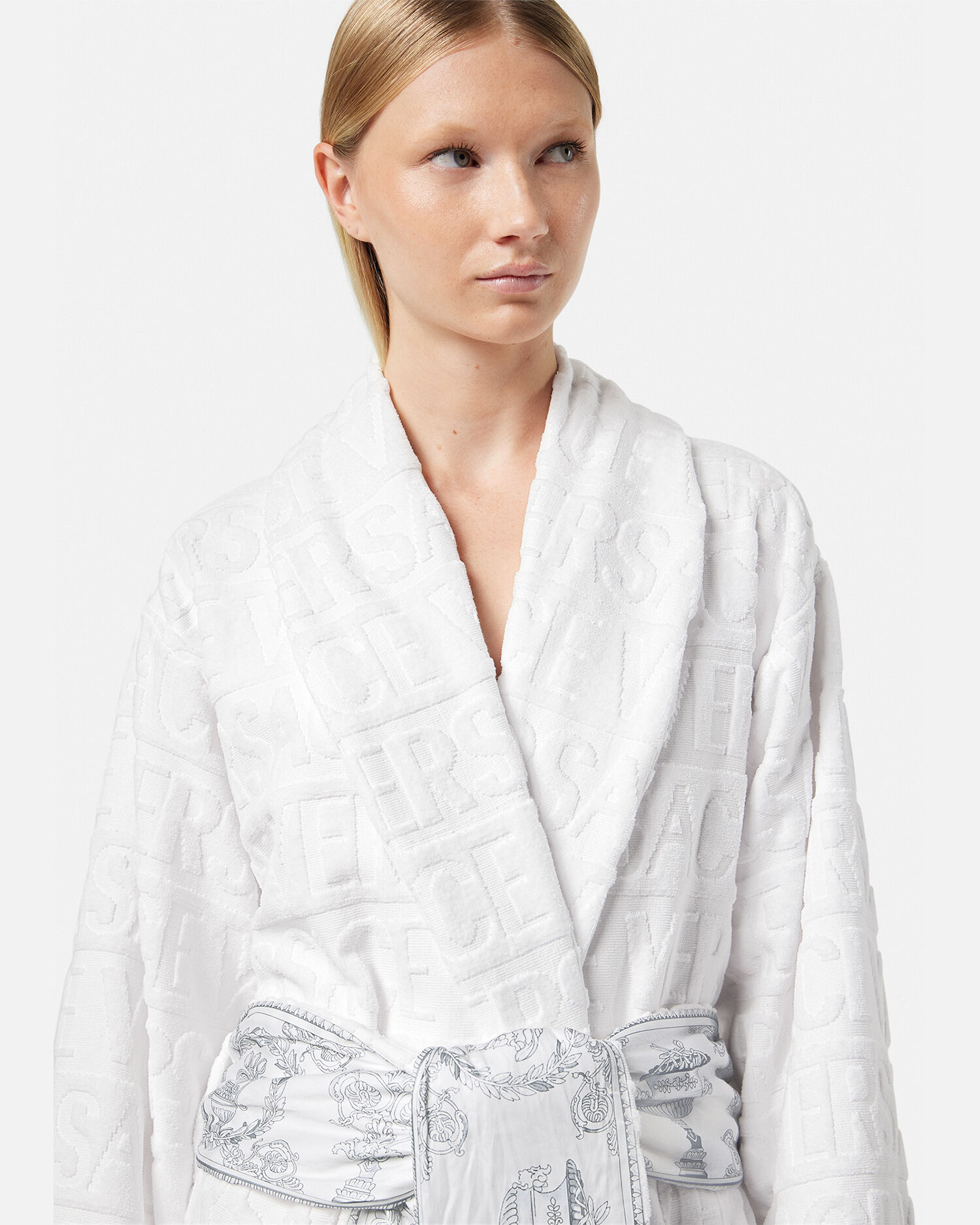 I ♡ Baroque Bathrobe