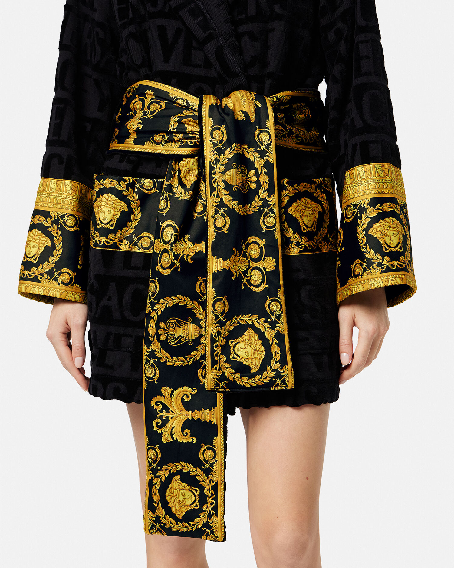 I ♡ Baroque Short Bathrobe