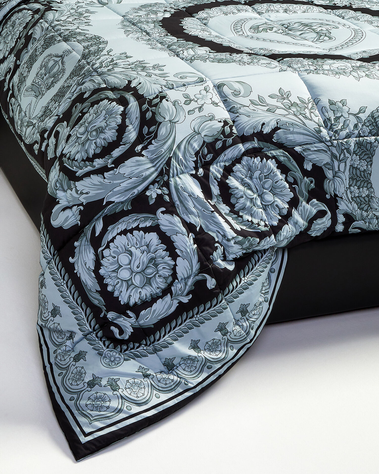 Crete de Fleur Double-Face Comforter