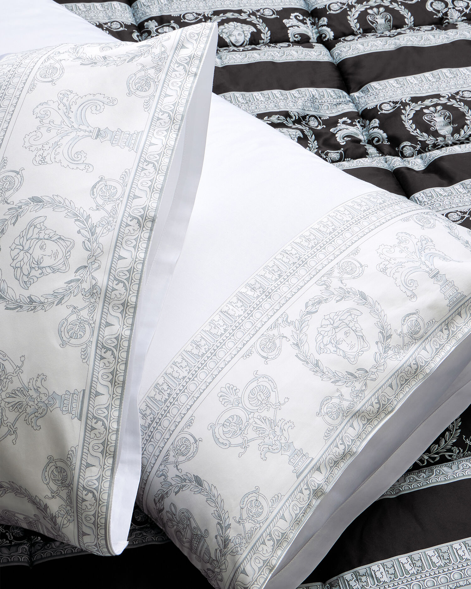 I ♡ Baroque Full/Queen Bed Set