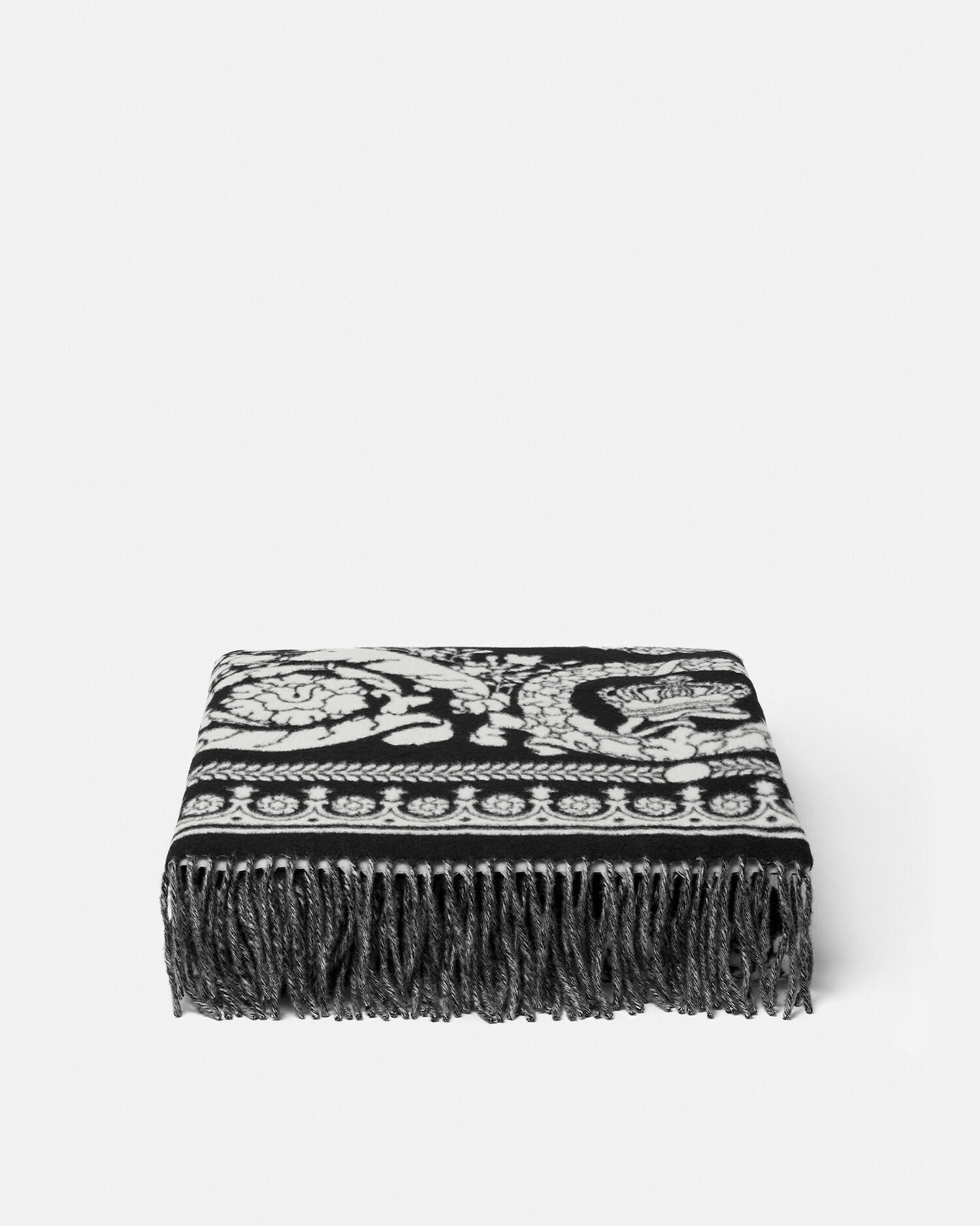 Barocco Foulard Fringed Blanket