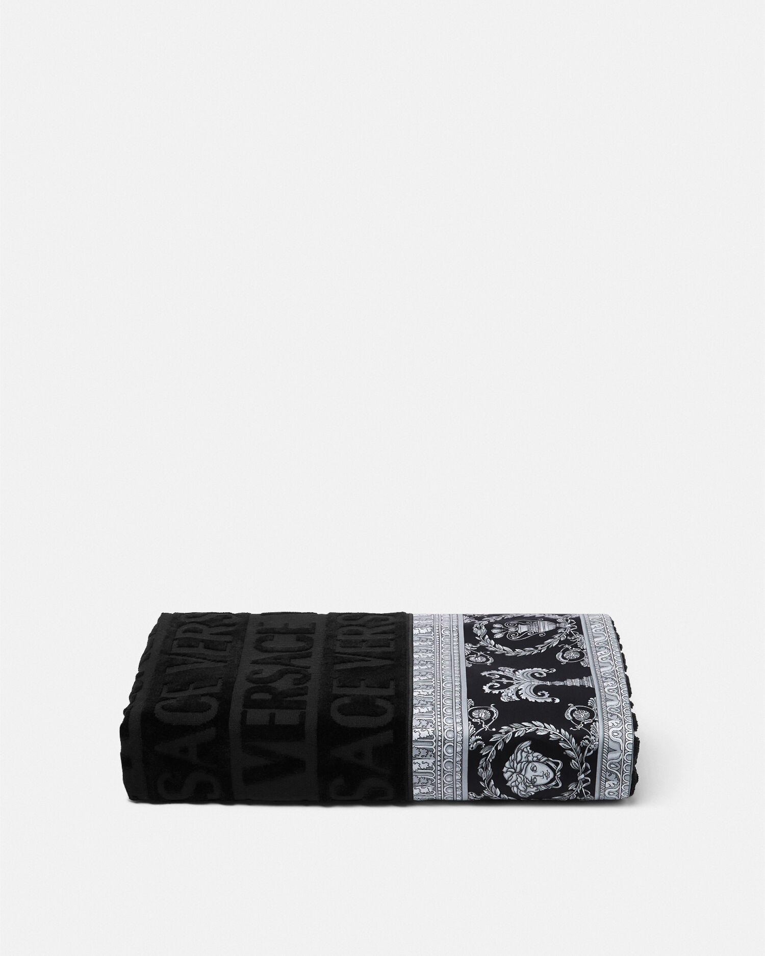 I ♡ Baroque Bath Towel