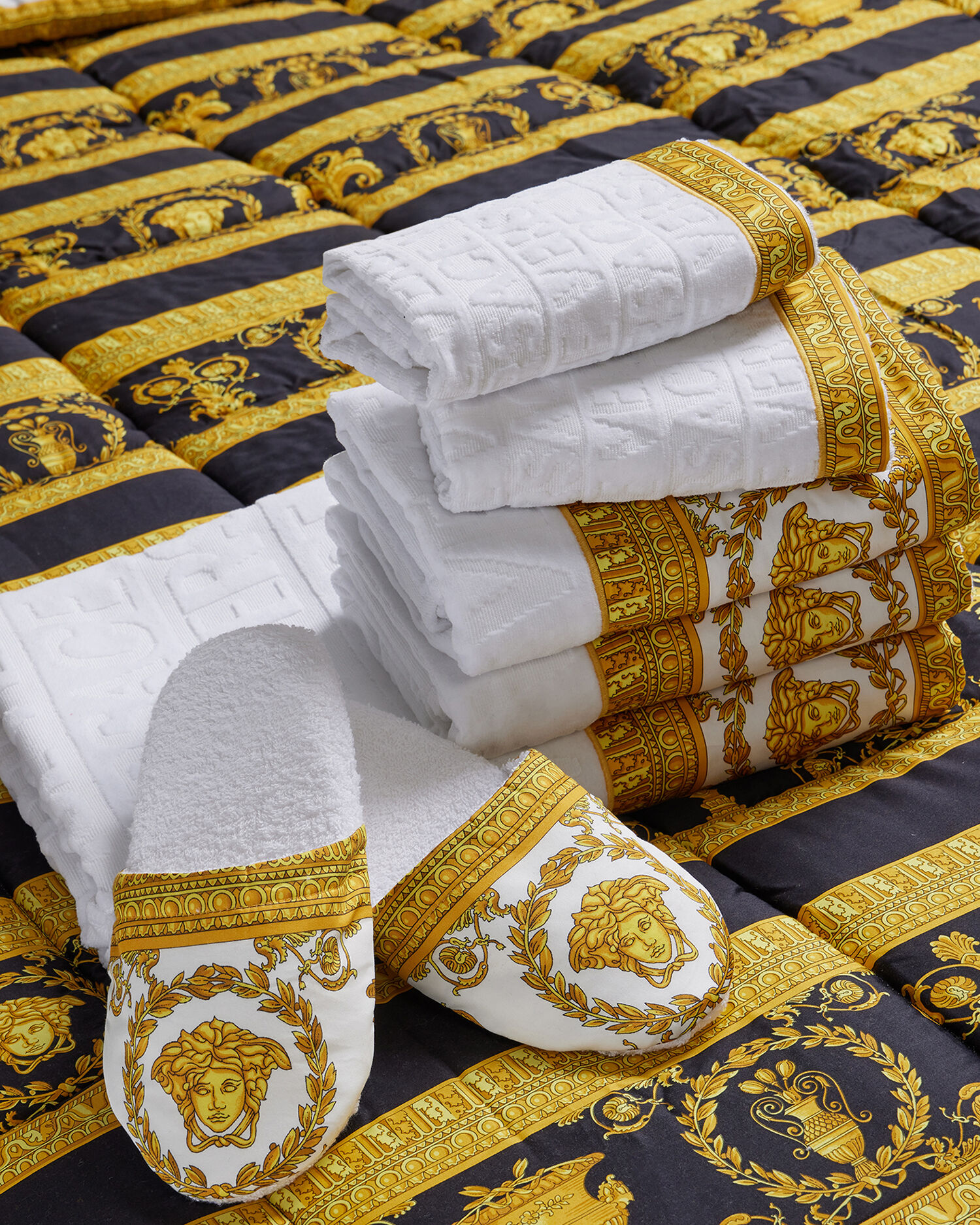 I ♡ Baroque Bath Towel