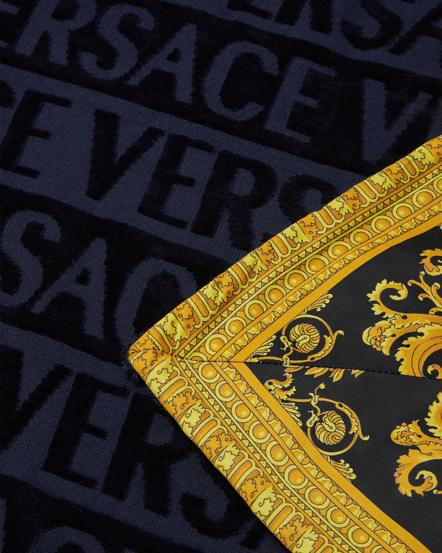 I ♡ Baroque Beach Towel