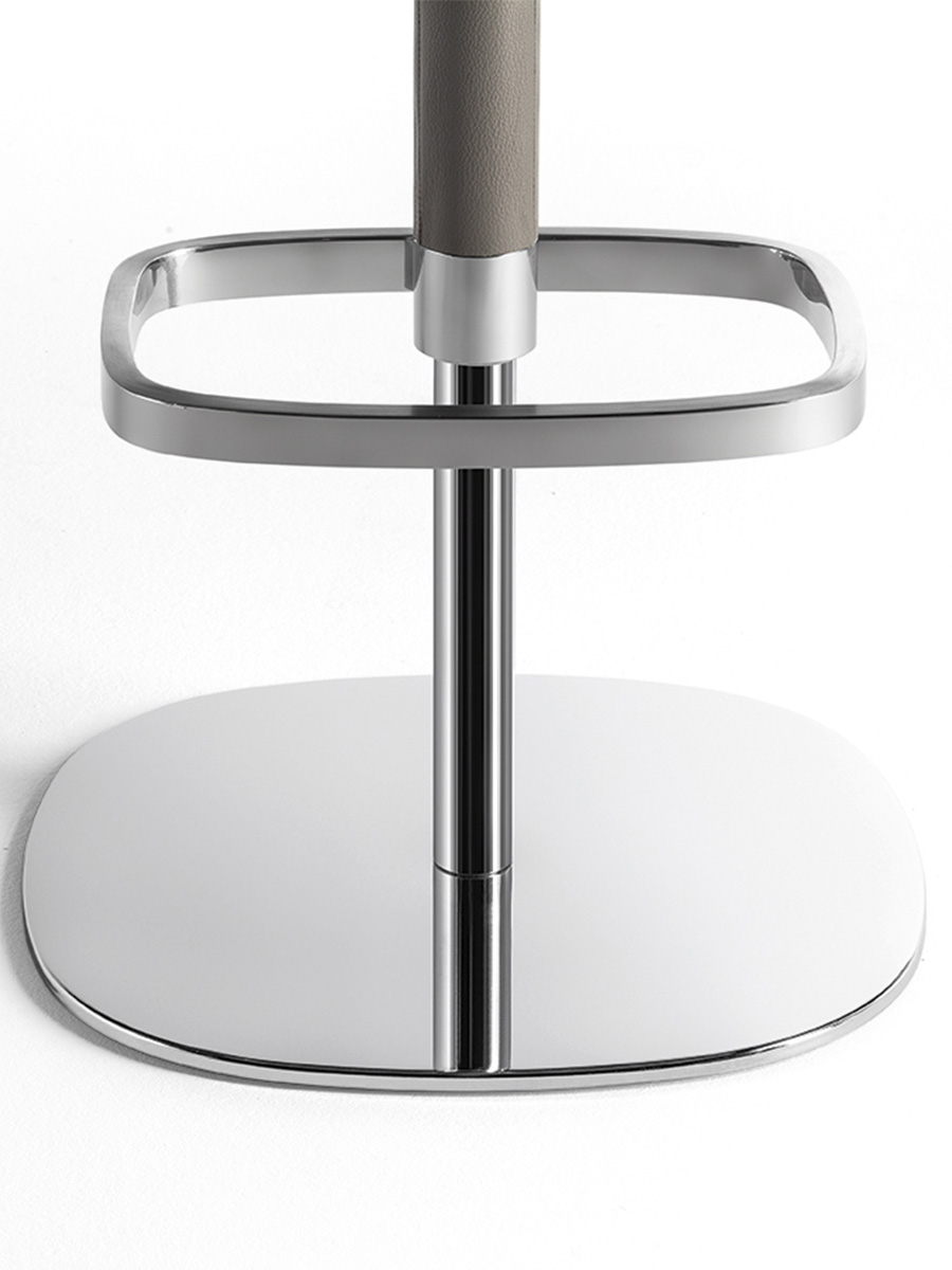 Archibald | Stool with steel base