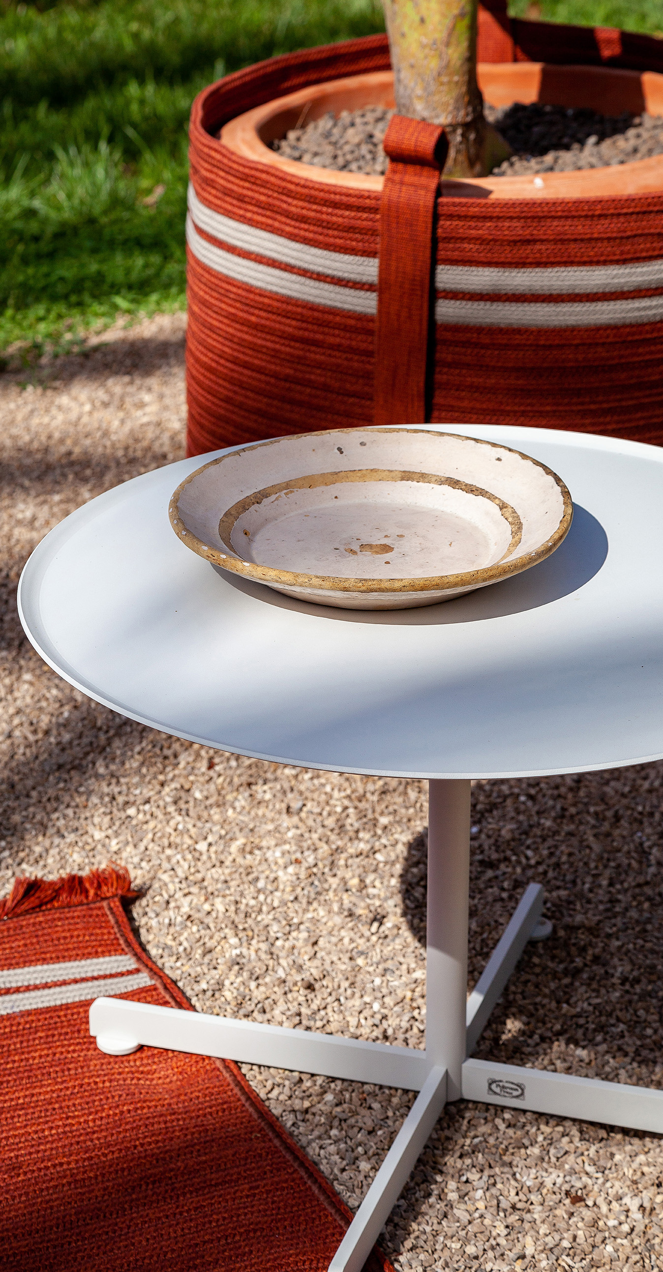 Bob Outdoor | Coffee table