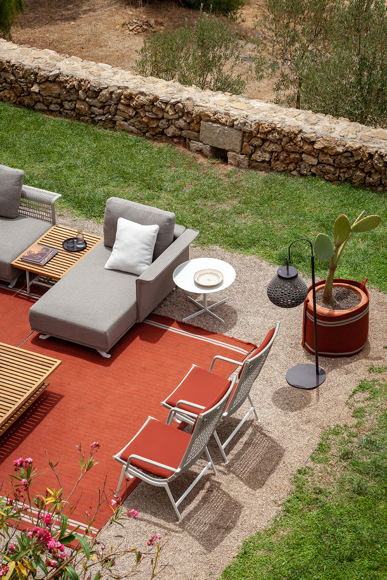 Bob Outdoor | Coffee table