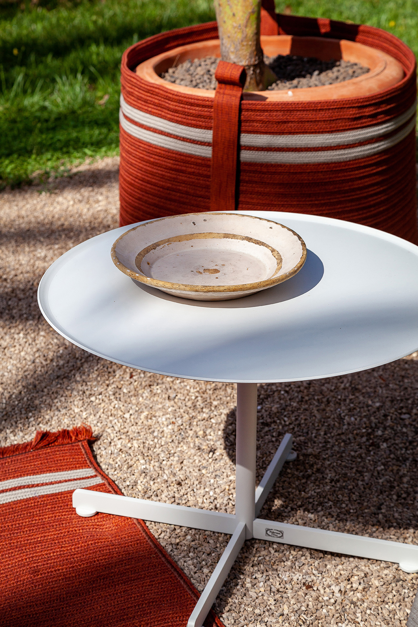 Bob Outdoor | Coffee table