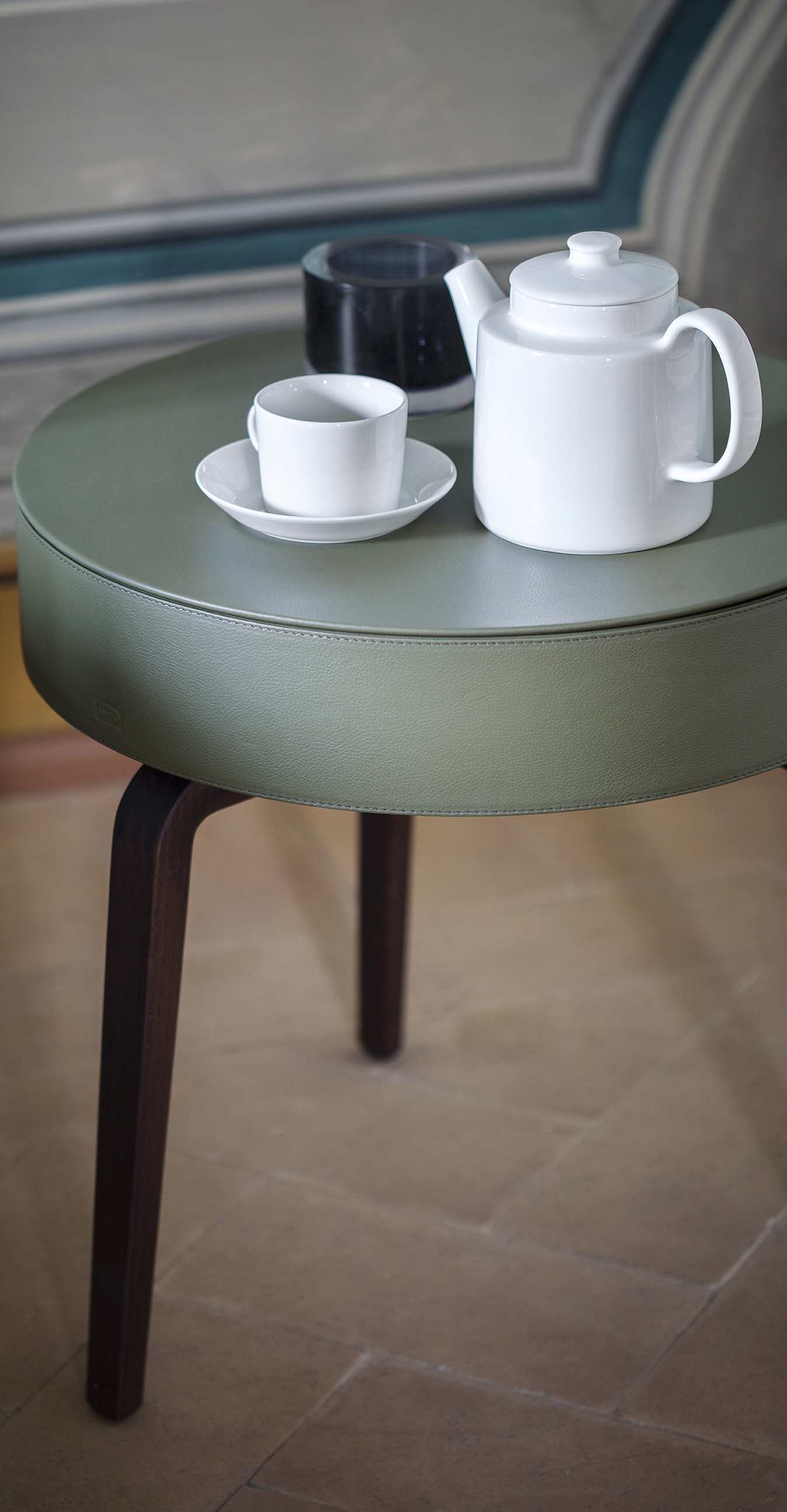 Fiorile | Small table with drawer