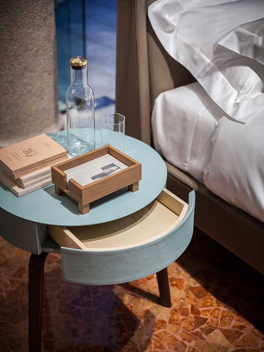 Fiorile | Small table with drawer