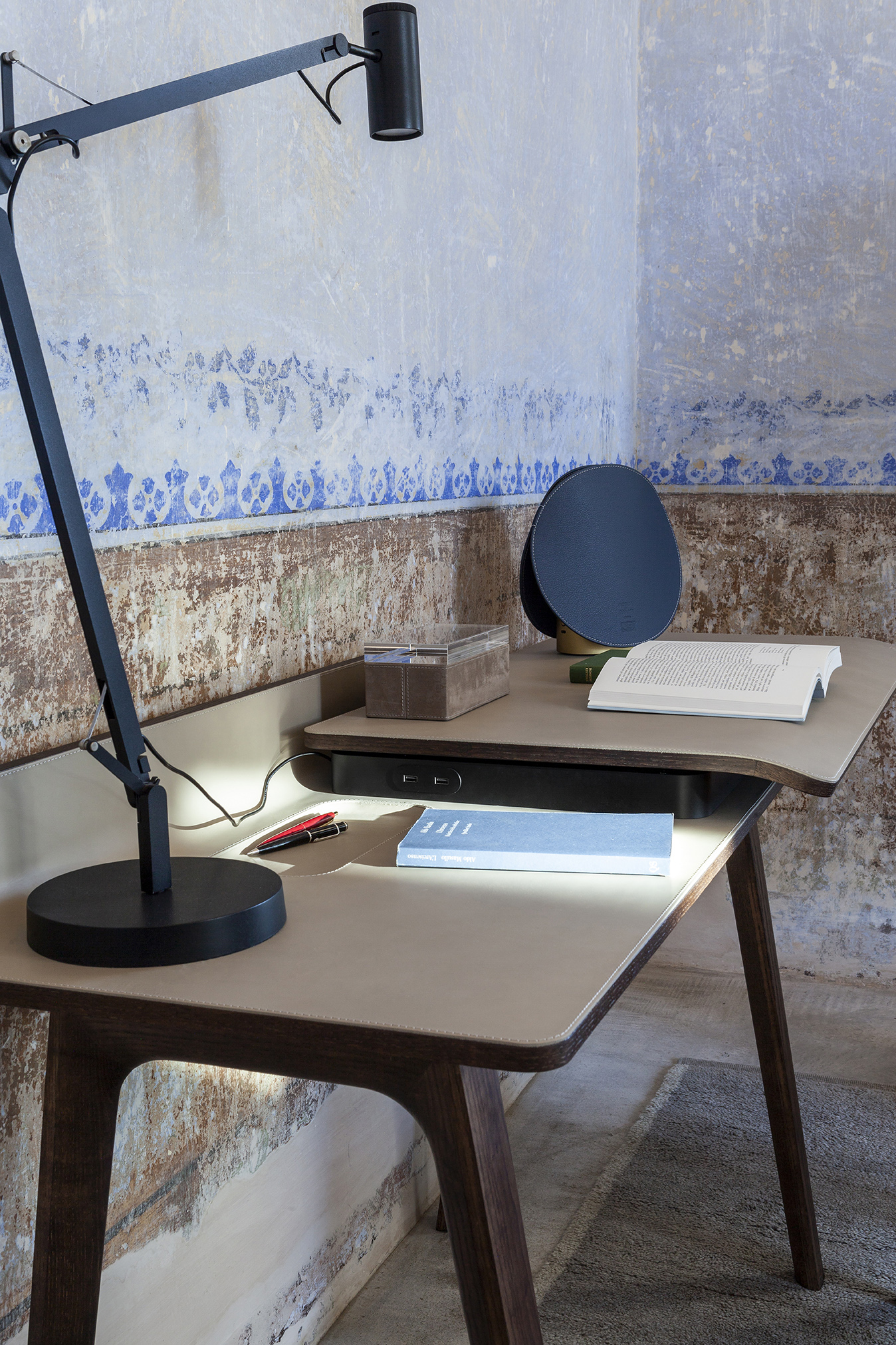 Iren | Freestanding desk