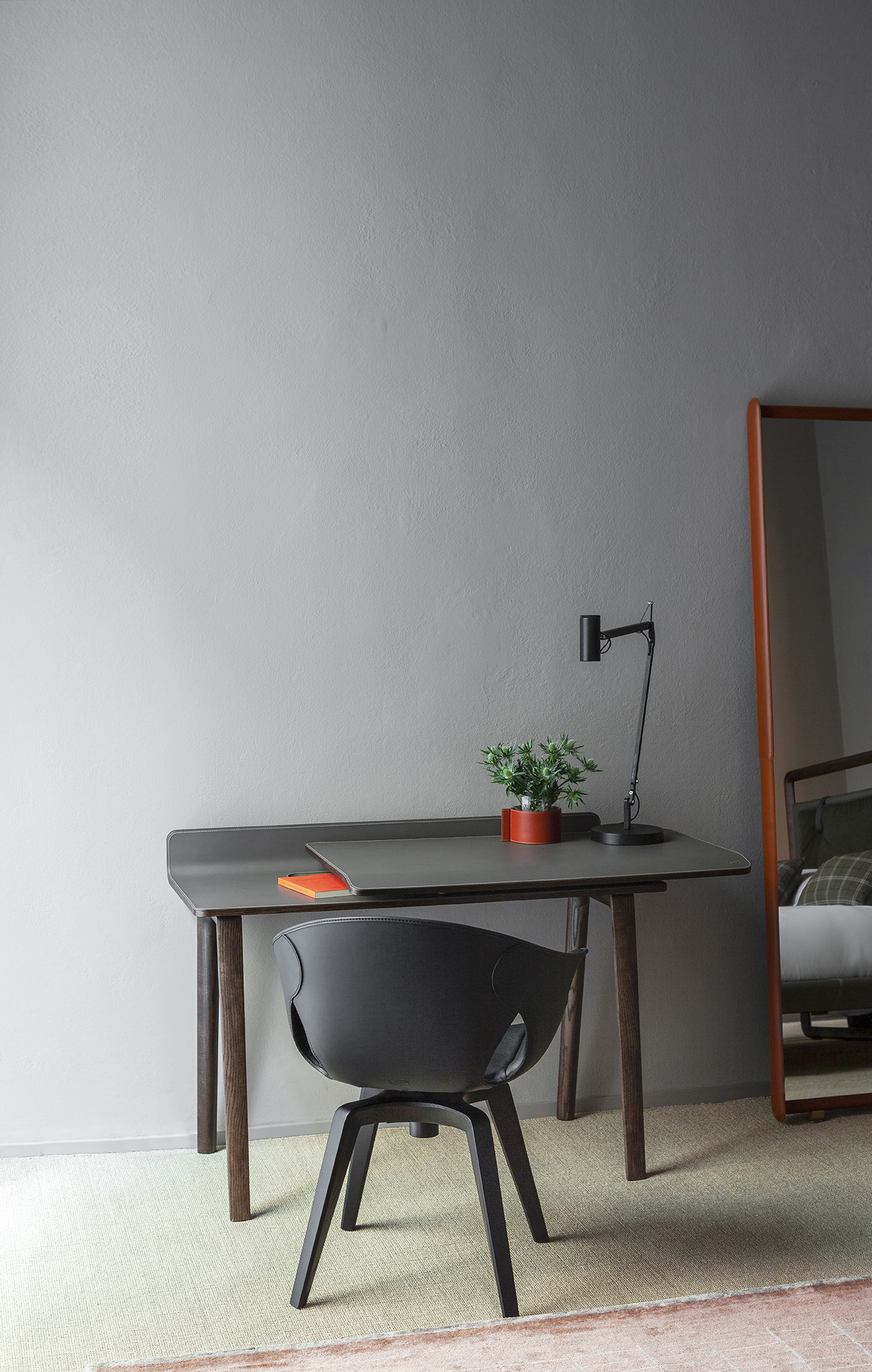 Iren | Freestanding desk