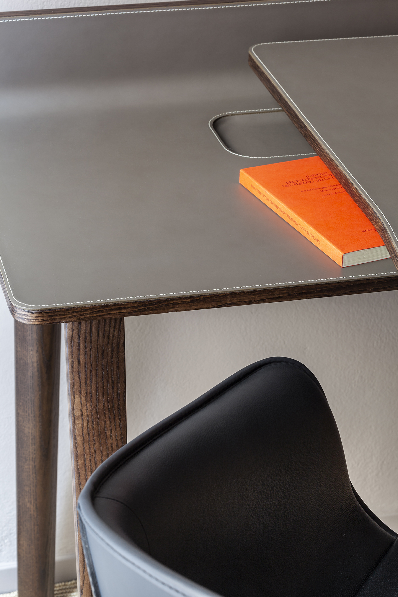 Iren | Freestanding desk