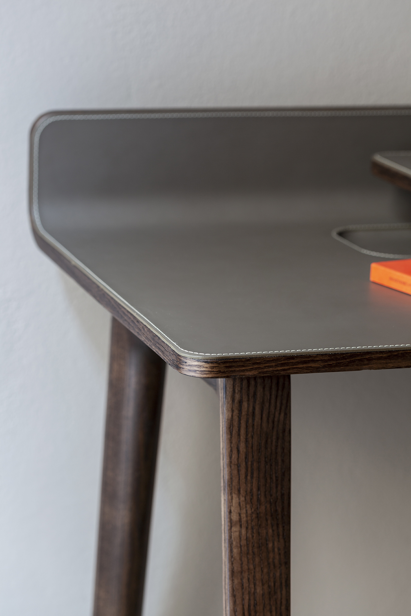 Iren | Freestanding desk