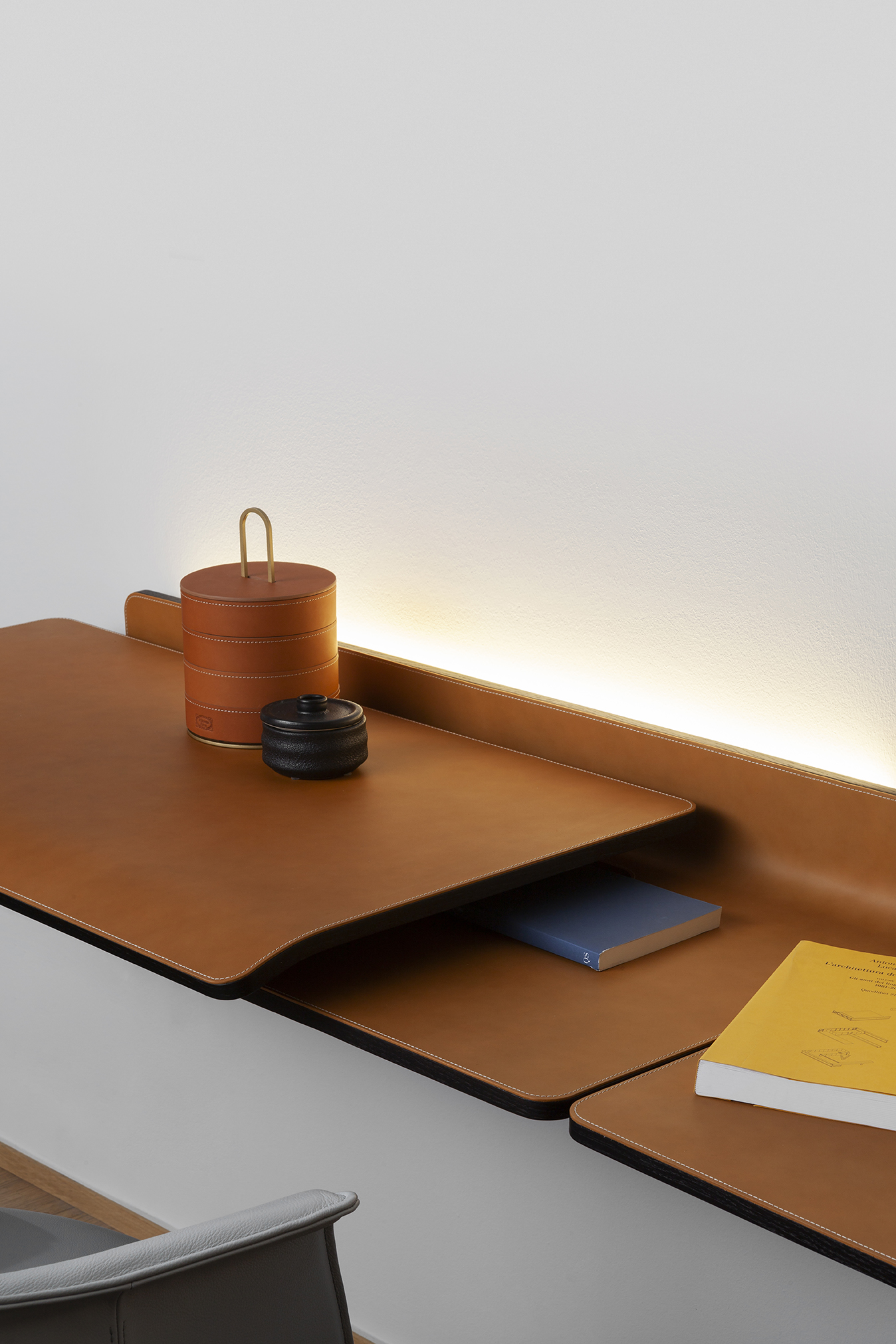 Iren | Wall desk