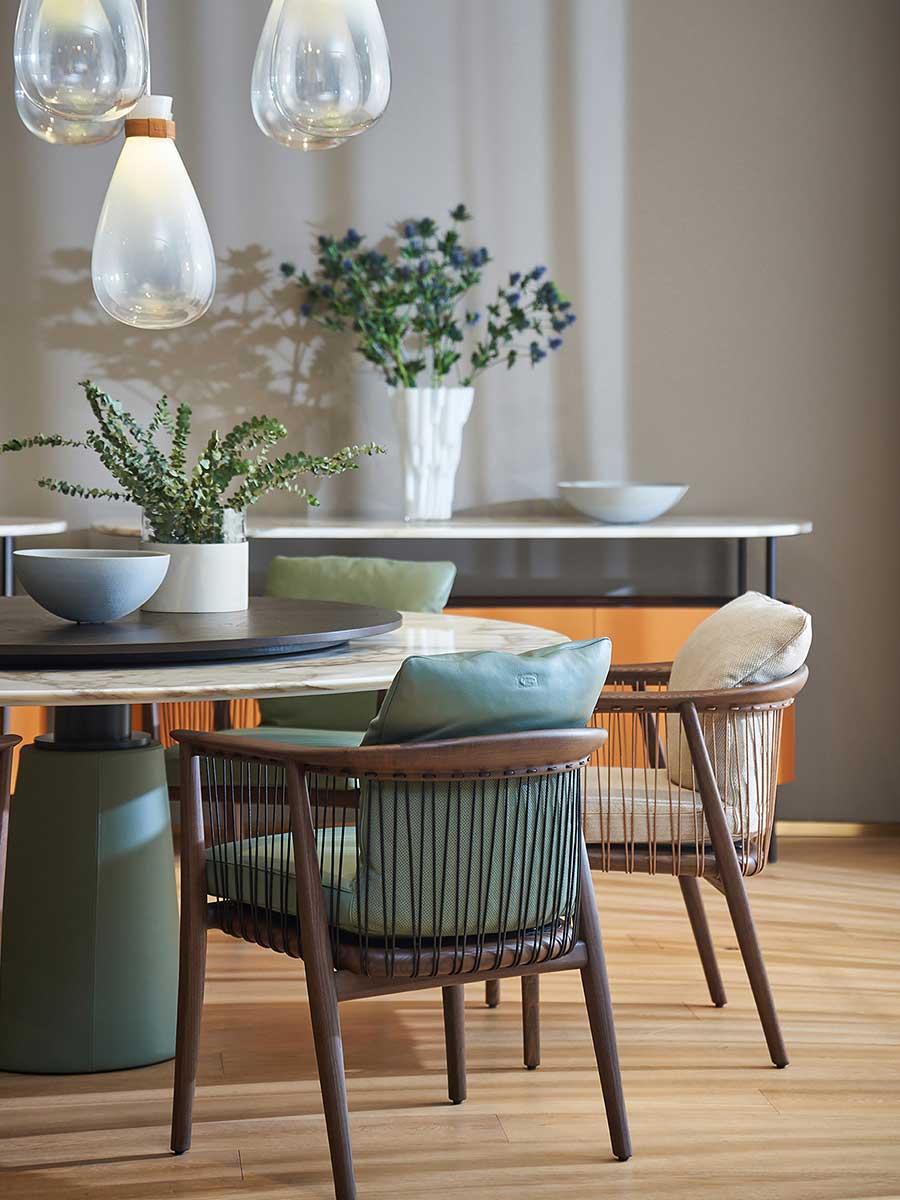 Mesa Due | Table with Lazy Susan