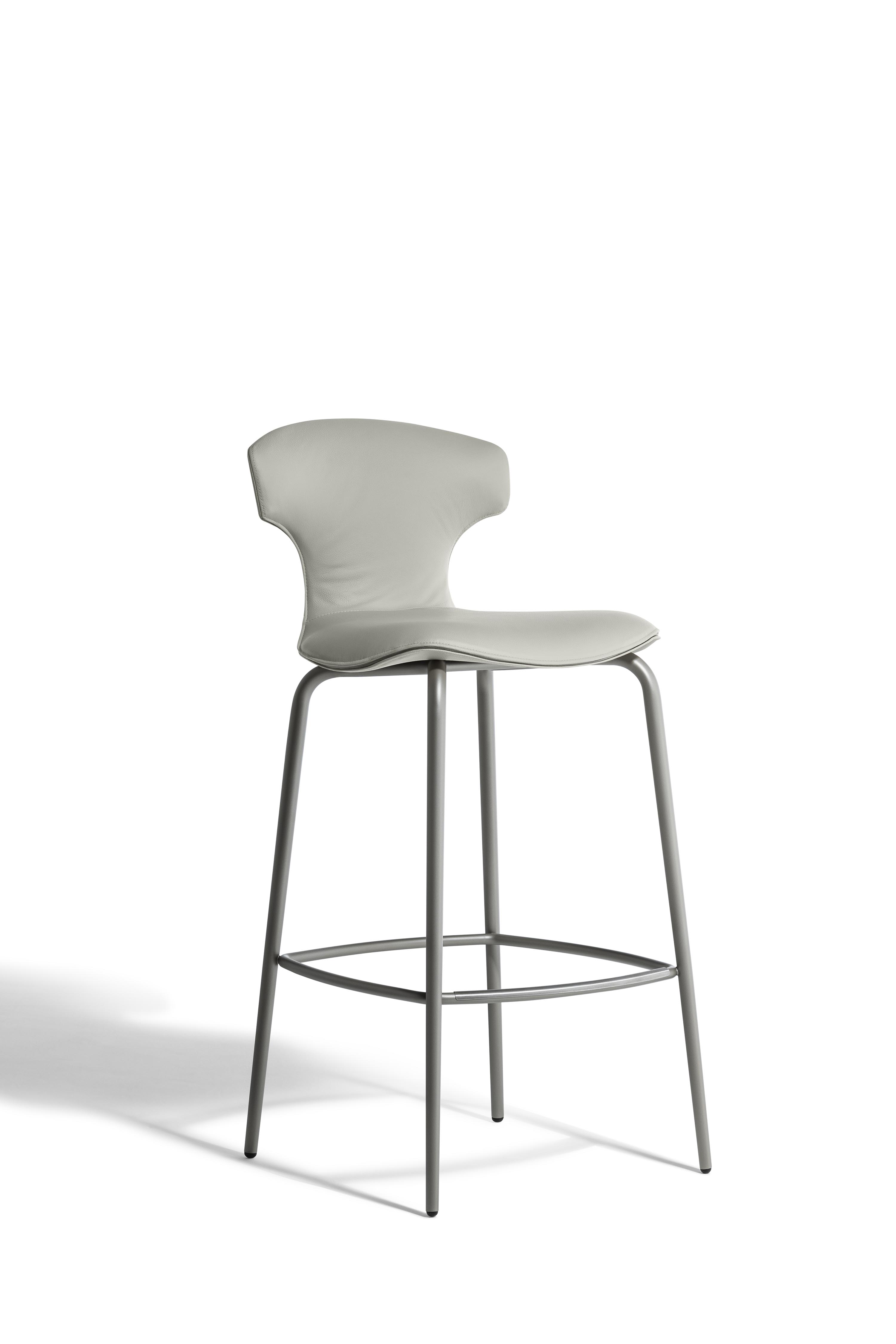 Montera Mas | Stool with metal base