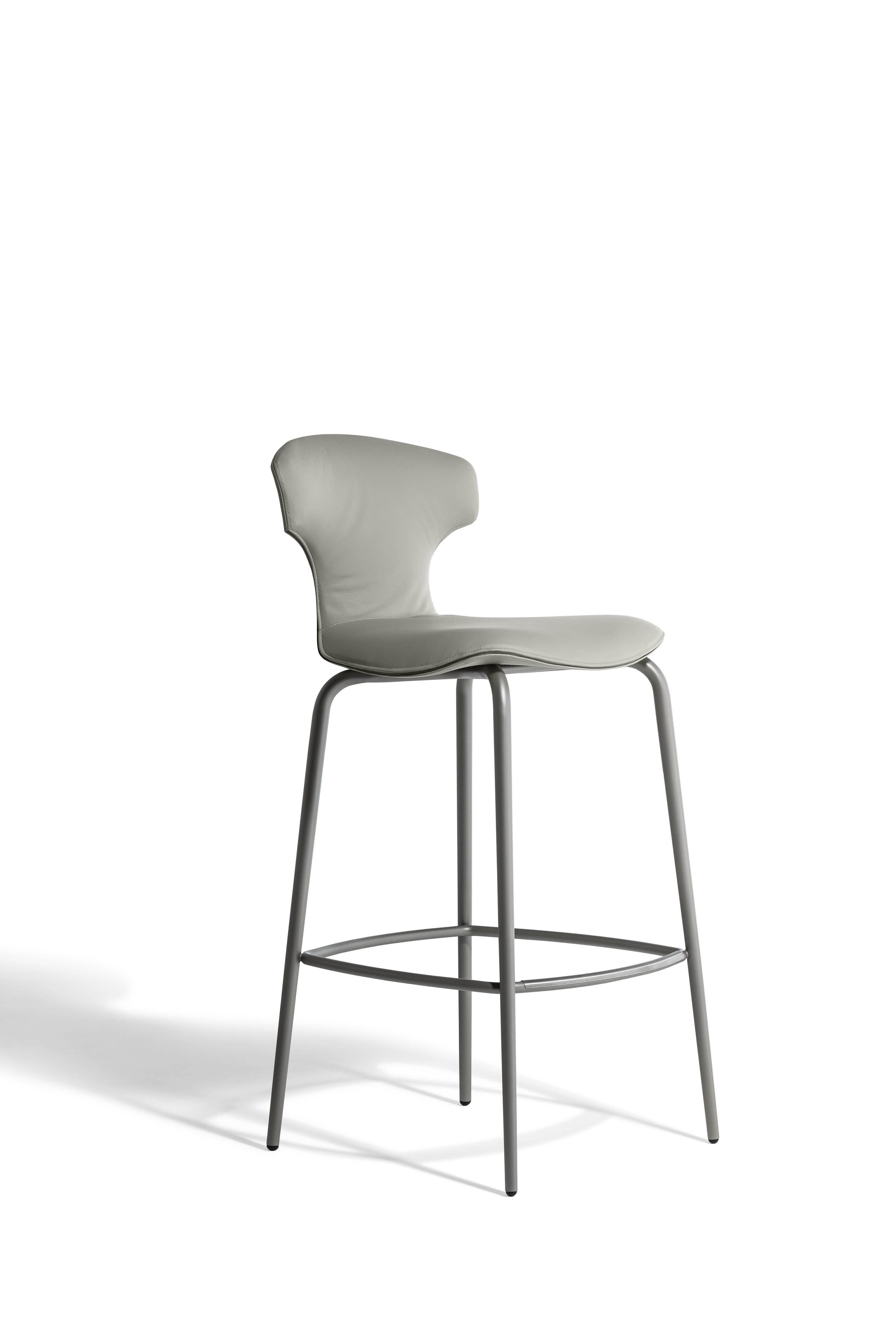 Montera Mas | Stool with metal base