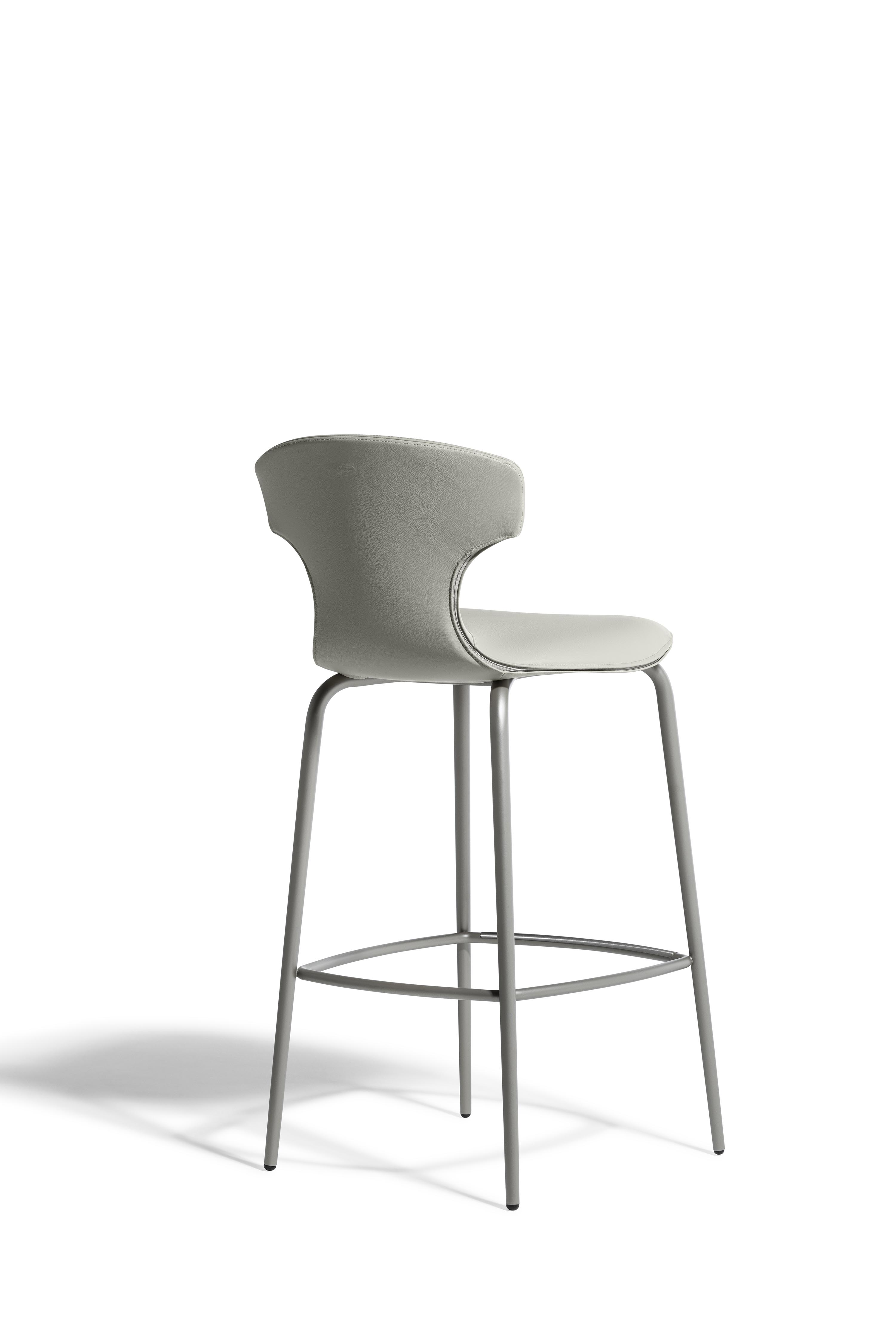 Montera Mas | Stool with metal base