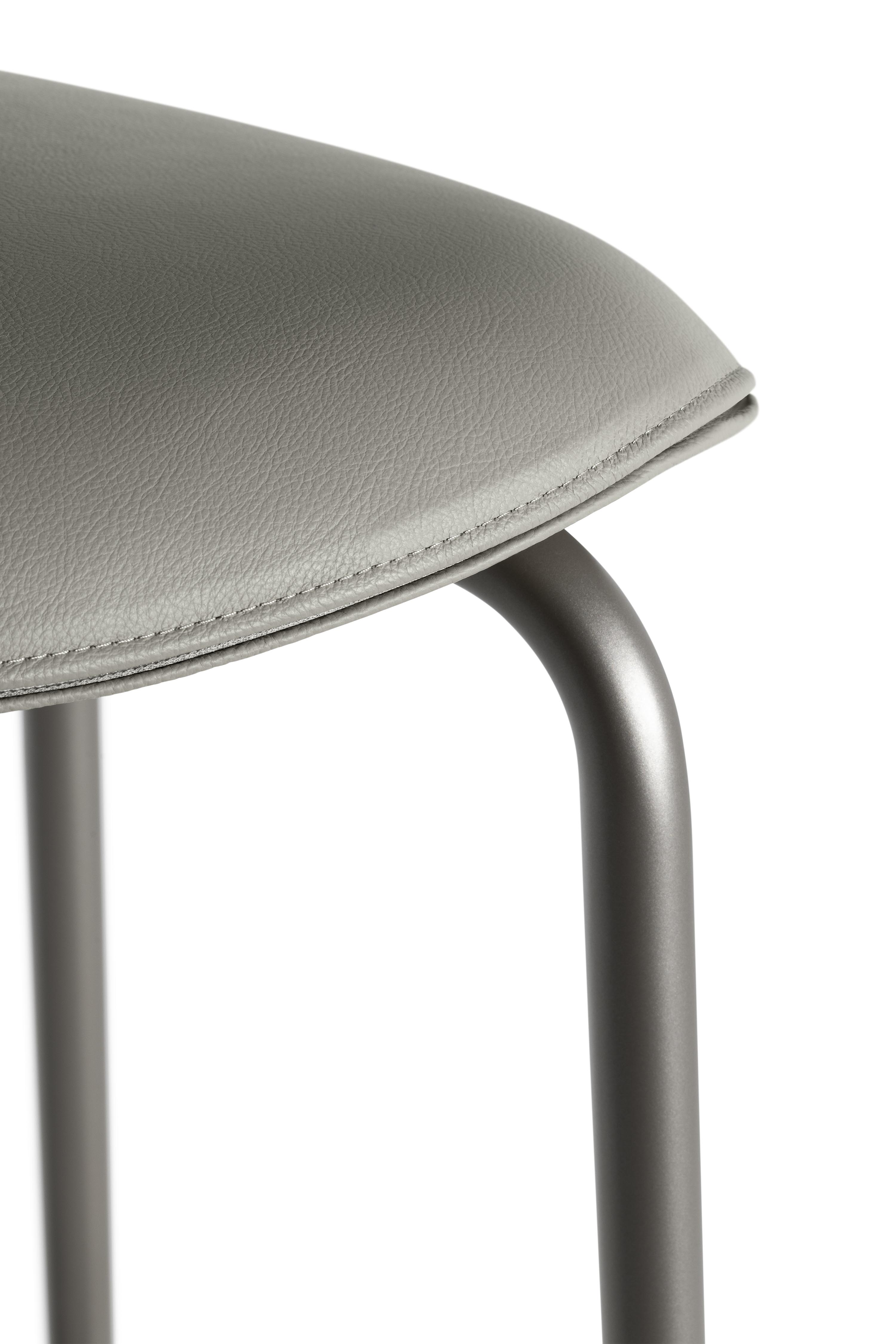 Montera Mas | Stool with metal base