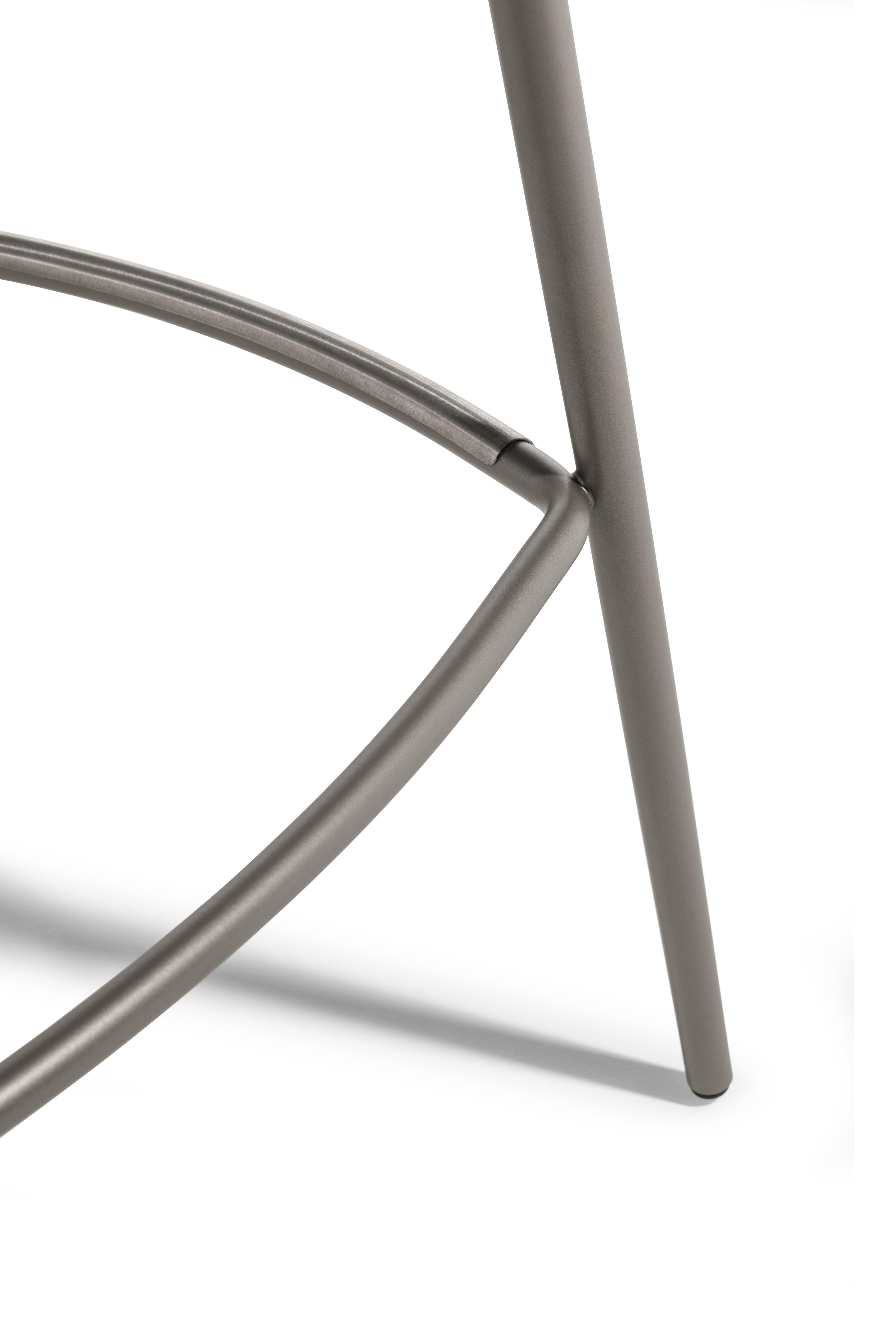 Montera Mas | Stool with metal base