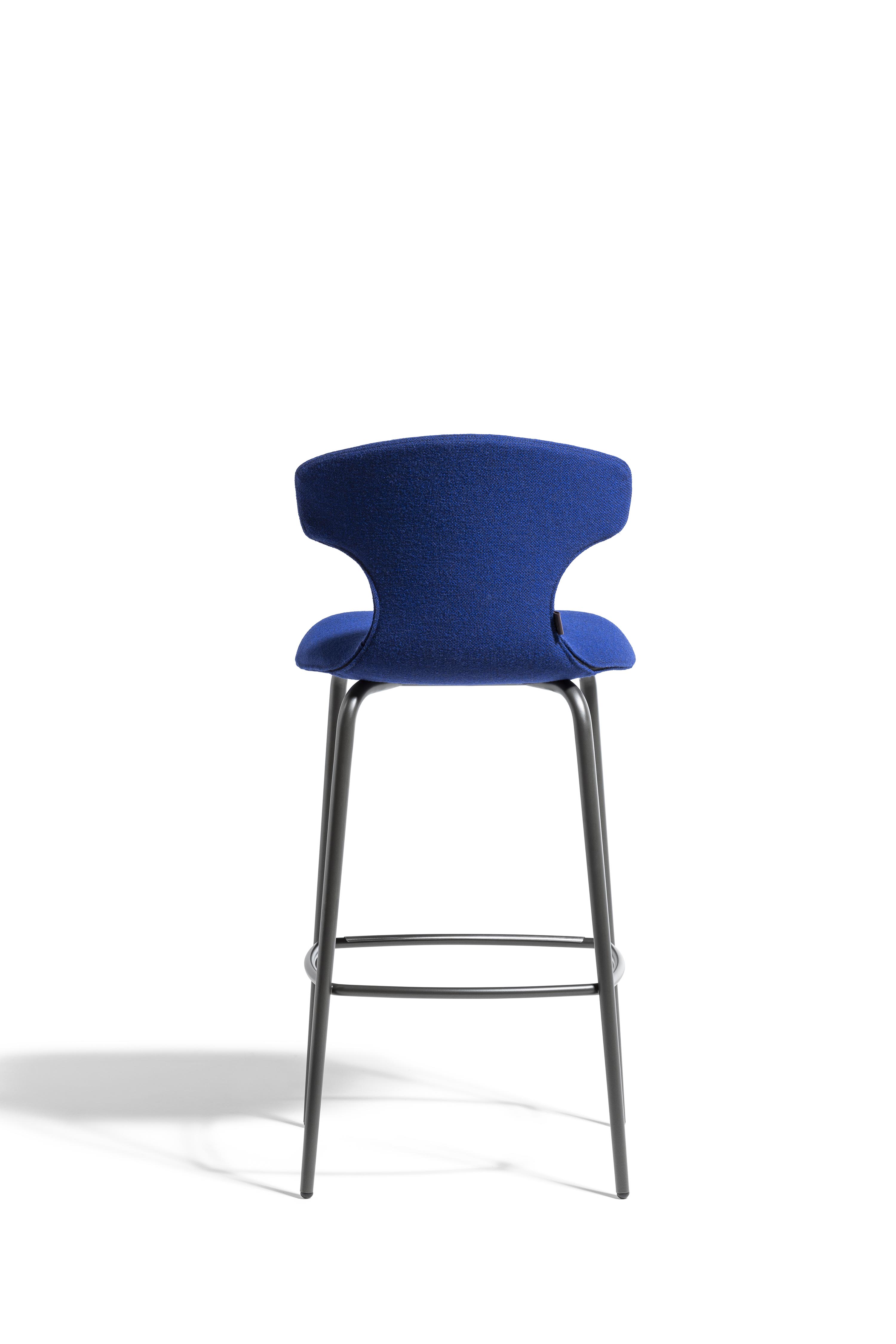 Montera Mas | Stool with metal base