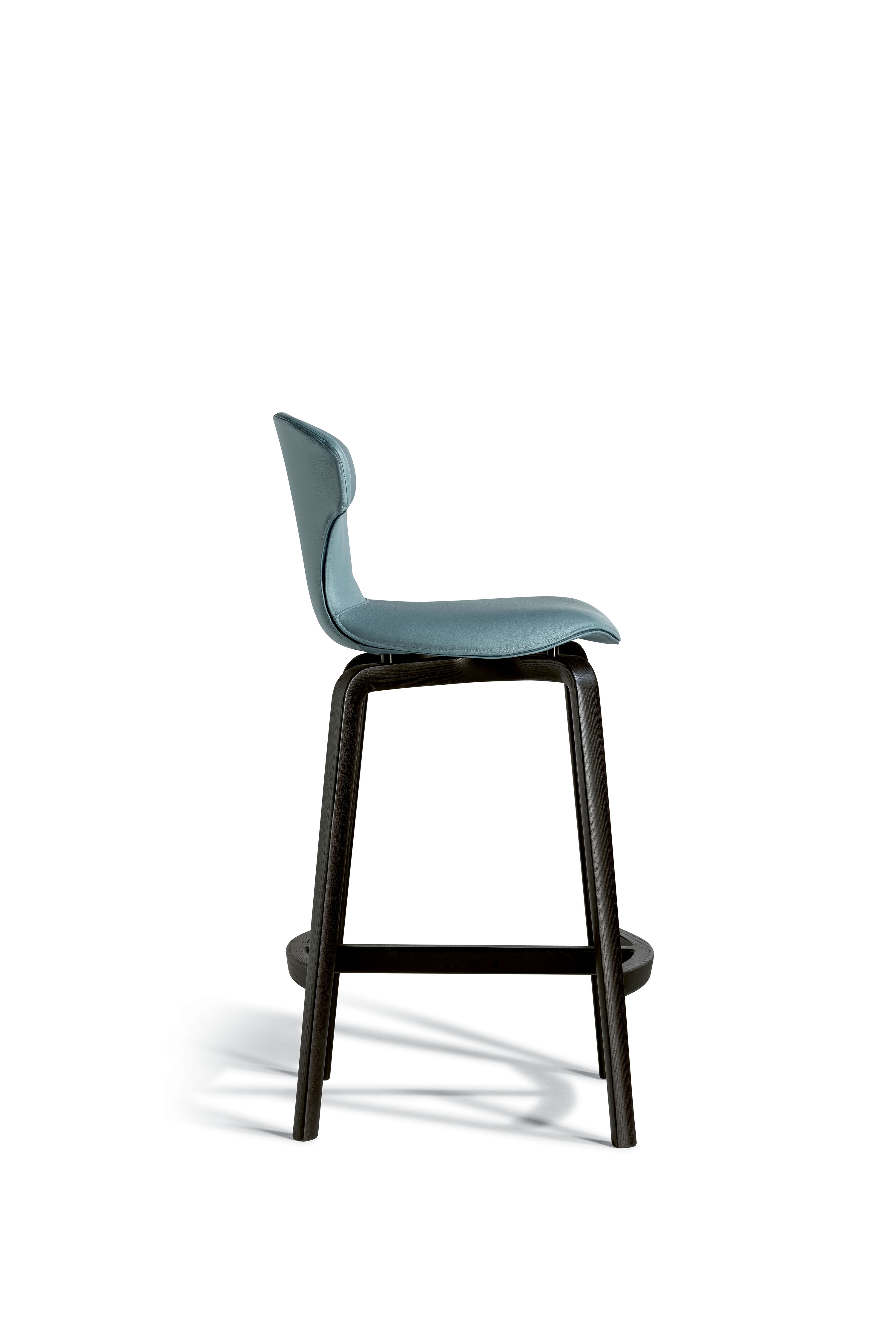 Montera Mas | Stool with wooden base