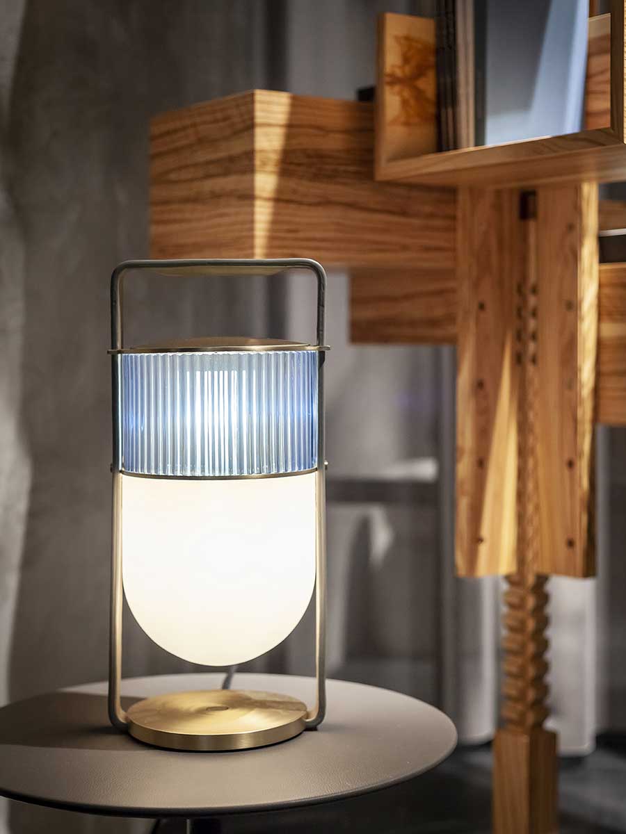 Xi | Table lamp