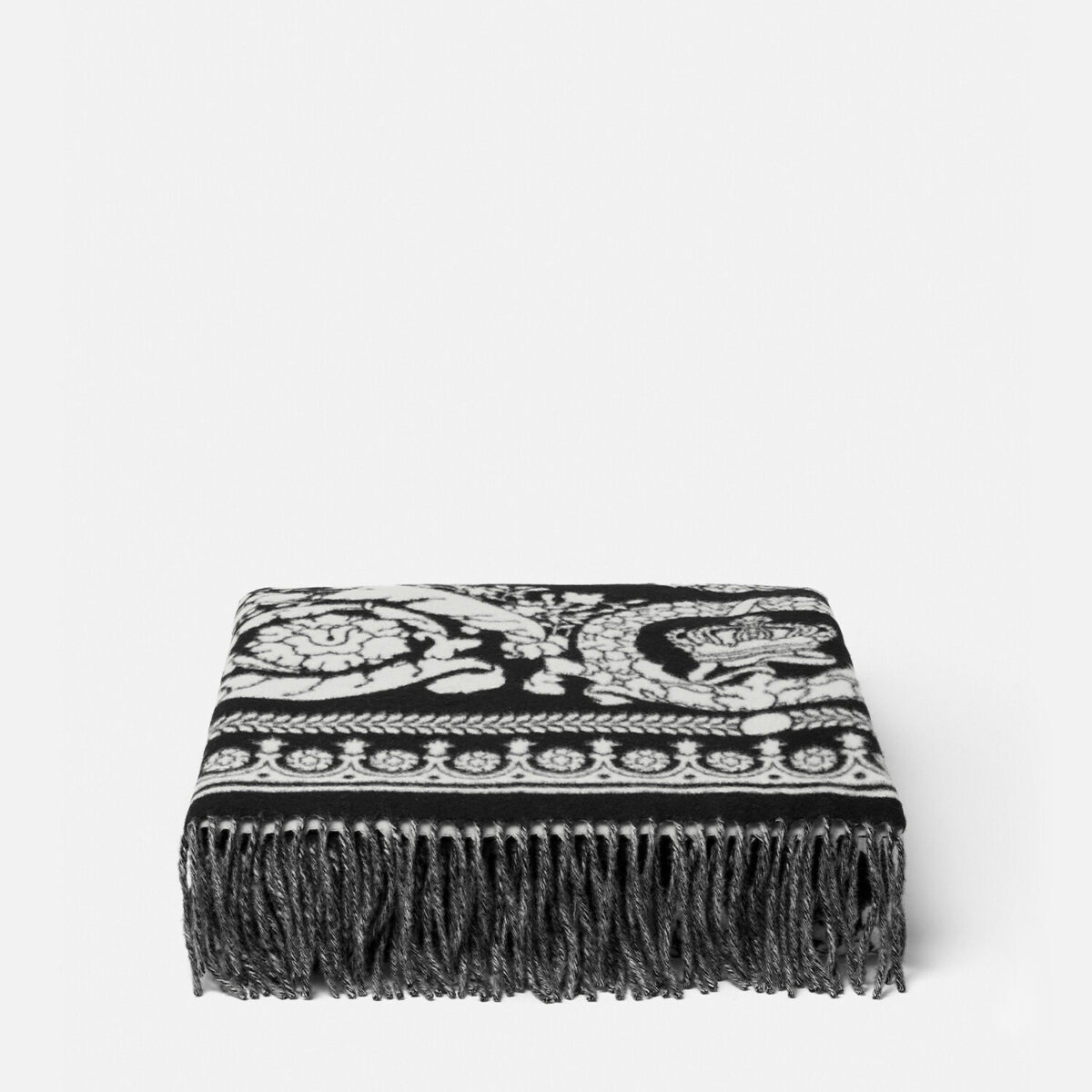 Barocco Foulard Fringed Blanket - Textiles