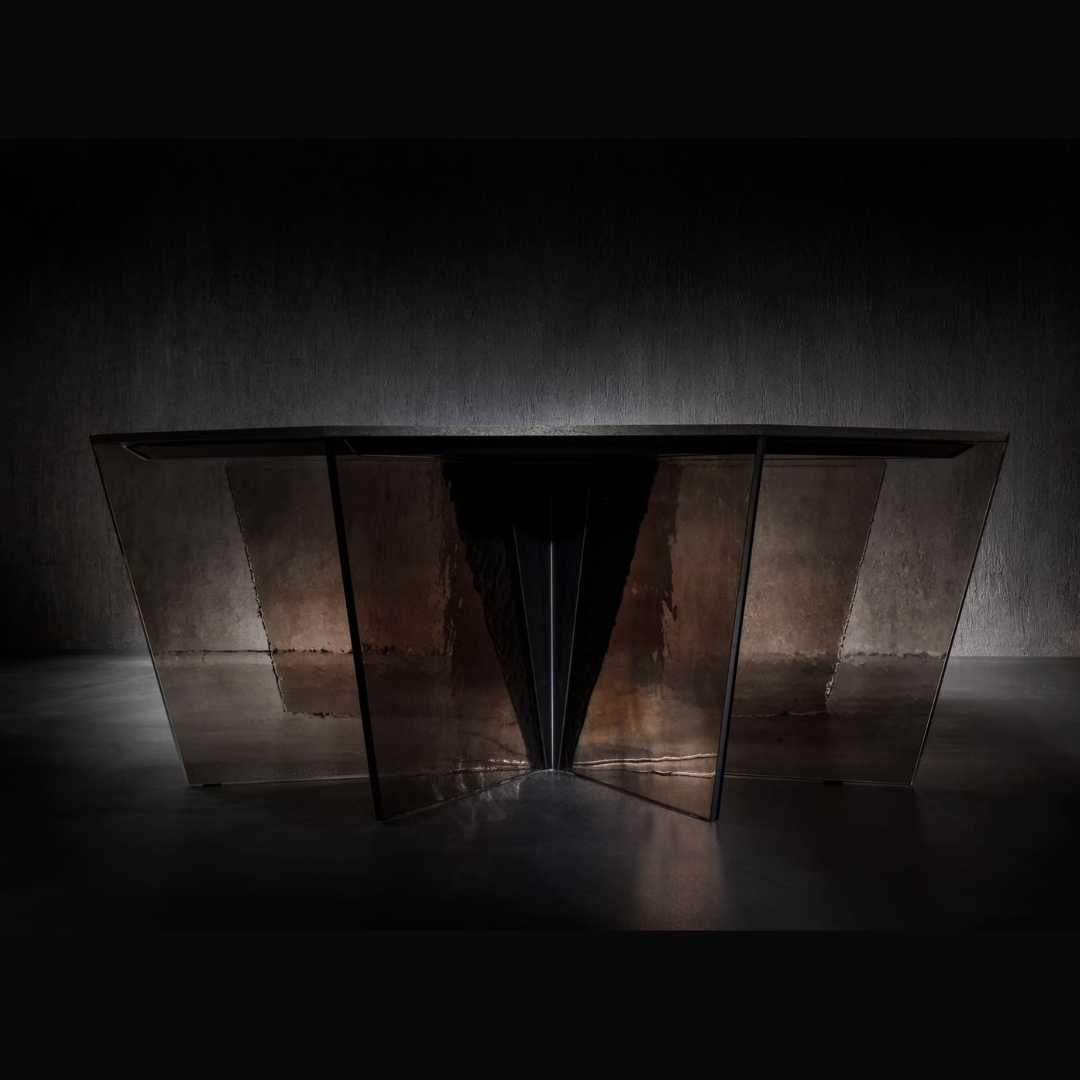 Henge Gotham table
