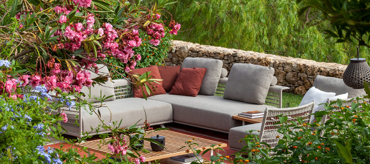 Outdoor Decorative Cushions - Complementary Units And Accessories