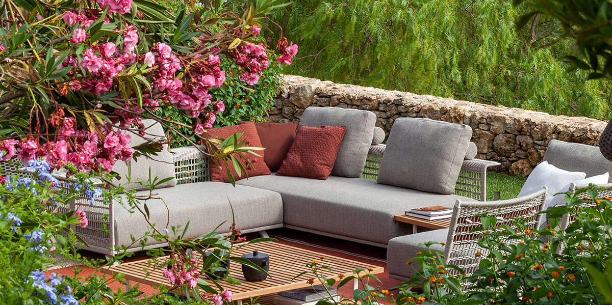 Outdoor Decorative Cushions - Complementary Units And Accessories